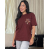 T-shirt à col rond imprimé avec broderie en poche