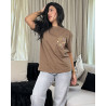 T-shirt à col rond imprimé avec broderie en poche