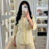 Ensemble en lin chemise avec manches 3/4 et poches à rabat sur la poitrine et une fermeture à boutons et pantalon large