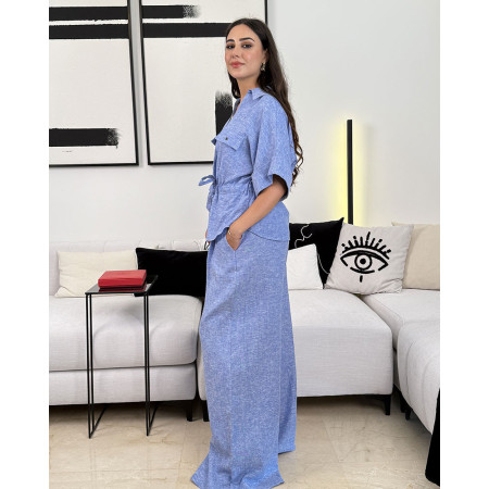 Ensemble en lin chemise col à rabat avec manches courtes finies par un revers et pantalon taille haute avec ceinture élastiquée