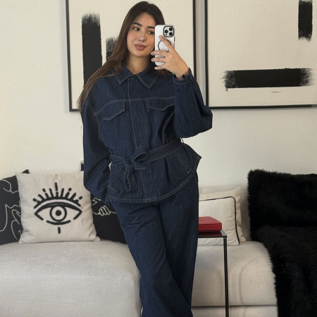 ensemble en jeans oversize avec ceinture col large avec deux poches à rabat