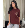 T-shirt à col rond imprimé avec broderie en poche